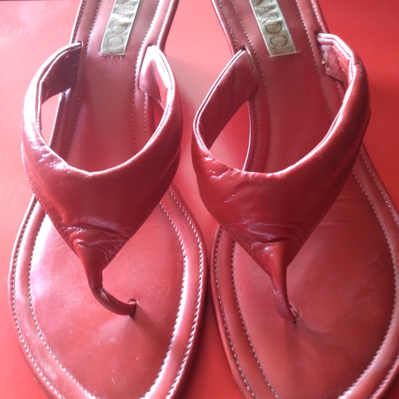 Bernardo 'Pam' Red Leather Wedge T-Strap Sandal | Size 10M - Picture 3 of 6